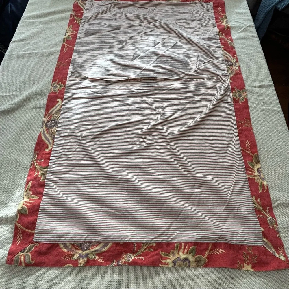 Cindy Crawford Matera Vine King Pillow Shams